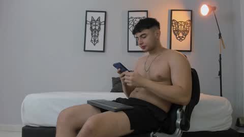 Snapshot of andrewlamar77 chatting on January 4, 2025, 1:42 pm Andrewlamar21 online show from January 4, 2025, 1:42 pm
