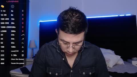 andrewmhilton_ online show from January 29, 2025, 2:09 am