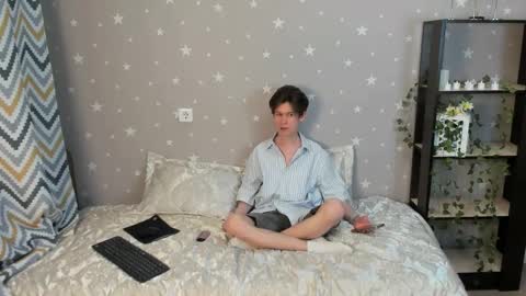 Snapshot of andrewwcarter2 chatting on December 17, 2025, 7:20 pm Andrew online show from December 17, 2025, 7:20 pm