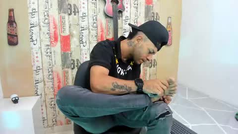 Snapshot of andrey_u92 chatting on February 20, 2025, 1:03 am online show from February 20, 2025, 1:03 am