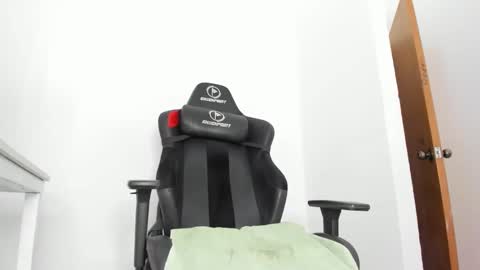 Valentina online show from February 6, 2025, 1:54 pm