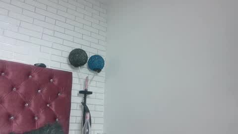 Snapshot of andromedashine chatting on February 15, 2025, 1:27 pm vero paez online show from February 15, 2025, 1:27 pm