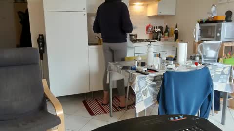 Snapshot of androx77 chatting on February 2, 2025, 10:35 am androx77 online show from February 2, 2025, 10:35 am