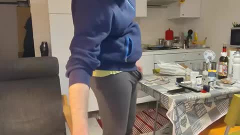 Snapshot of androx77 chatting on February 4, 2025, 5:45 pm androx77 online show from February 4, 2025, 5:45 pm