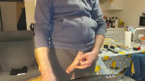 Snapshot of androx77 chatting on February 11, 2025, 5:18 pm androx77 online show from February 11, 2025, 5:18 pm