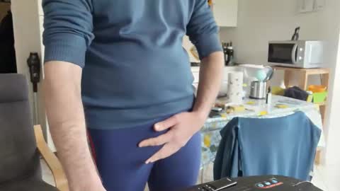 Snapshot of androx77 chatting on November 23, 2025, 11:43 am androx77 online show from November 23, 2025, 11:43 am