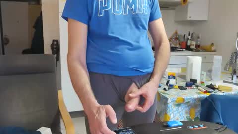 Snapshot of androx77 chatting on December 20, 2025, 11:28 am androx77 online show from December 20, 2025, 11:28 am