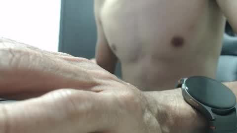 Snapshot of andruwang chatting on October 17, 2025, 6:21 pm Andru online show from October 17, 2025, 6:21 pm