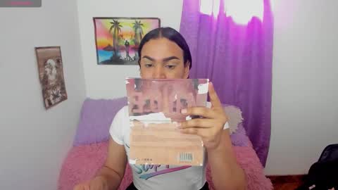 Snapshot of andrys_hot chatting on October 24, 2025, 9:11 pm Andrys online show from October 24, 2025, 9:11 pm