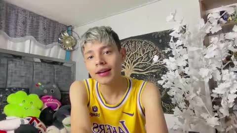 Snapshot of andy_belier chatting on December 5, 2025, 3:52 pm Andy online show from December 5, 2025, 3:52 pm