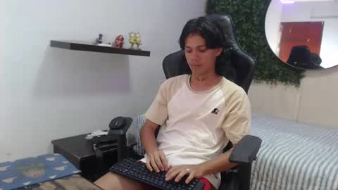 andy_dan1 online show from January 28, 2025, 9:19 pm
