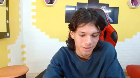 andy_dan1 online show from February 2, 2025, 2:59 am