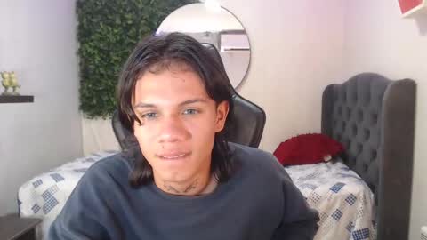 andy_dan1 online show from February 5, 2025, 6:59 pm