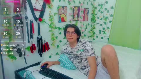 Snapshot of andy_gray01 chatting on February 5, 2025, 6:04 pm Andy Gray online show from February 5, 2025, 6:04 pm