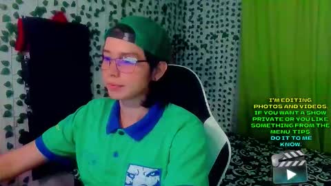 Snapshot of andy_gray01 chatting on October 5, 2025, 1:04 am Andy Gray online show from October 5, 2025, 1:04 am