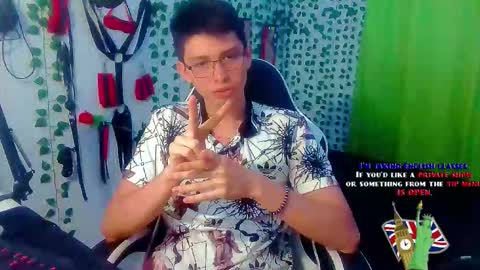 Snapshot of andy_gray01 chatting on October 23, 2025, 1:27 am Andy Gray online show from October 23, 2025, 1:27 am