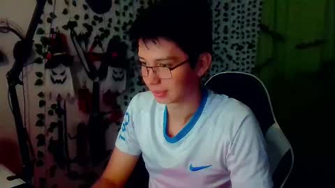 Snapshot of andy_gray01 chatting on November 17, 2025, 10:54 am Andy Gray online show from November 17, 2025, 10:54 am