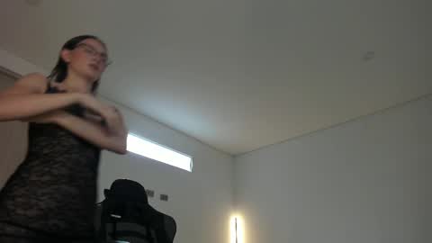      online show from February 18, 2025, 2:06 pm