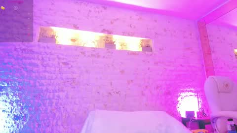 anette_cooper online show from February 21, 2025, 3:12 am