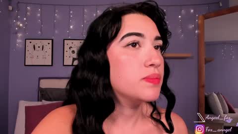 Snapshot of angeel_fox chatting on January 12, 2025, 1:32 am Angel online show from January 12, 2025, 1:32 am