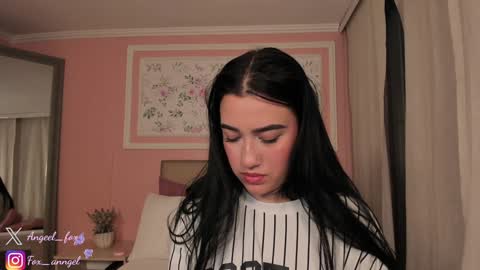 Snapshot of angeel_fox chatting on January 16, 2025, 1:37 am Angel online show from January 16, 2025, 1:37 am