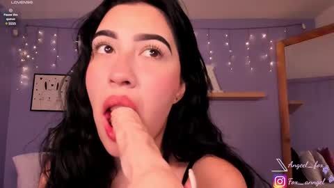 Snapshot of angeel_fox chatting on February 11, 2025, 6:08 am Angel online show from February 11, 2025, 6:08 am