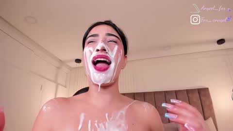 Snapshot of angeel_fox chatting on February 22, 2025, 7:01 am Angel online show from February 22, 2025, 7:01 am