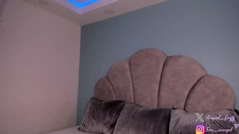 Snapshot of angeel_fox chatting on September 11, 2025, 4:45 am Angel online show from September 11, 2025, 4:45 am