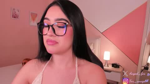 Snapshot of angeel_fox chatting on November 9, 2025, 11:25 pm Angel online show from November 9, 2025, 11:25 pm