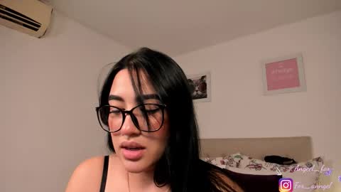 Snapshot of angeel_fox chatting on November 23, 2025, 3:28 am Angel online show from November 23, 2025, 3:28 am