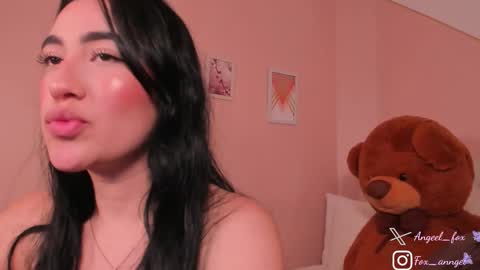 Snapshot of angeel_fox chatting on November 26, 2025, 3:29 am Angel online show from November 26, 2025, 3:29 am