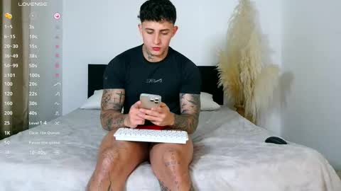 Snapshot of angel_boy01 chatting on November 5, 2025, 12:10 am angel_boy01 online show from November 5, 2025, 12:10 am