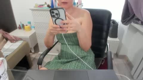 Snapshot of angel_lee__ chatting on February 16, 2025, 7:48 am angel_lee__ online show from February 16, 2025, 7:48 am