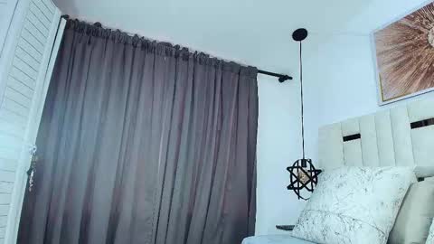 Nicolle  online show from October 31, 2025, 11:22 am