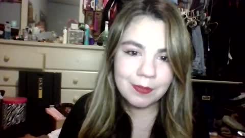 Snapshot of angel_raexx chatting on November 9, 2025, 5:39 am Angel online show from November 9, 2025, 5:39 am