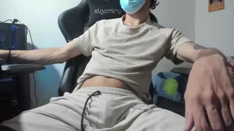 angel_straight online show from November 13, 2025, 1:54 pm