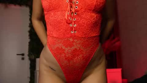 Anysia online show from November 28, 2025, 8:33 pm