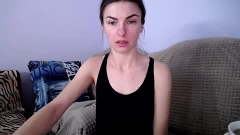 Snapshot of angel_zoe77 chatting on January 7, 2025, 8:24 am Zoe online show from January 7, 2025, 8:24 am