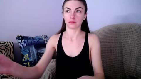 Snapshot of angel_zoe77 chatting on January 13, 2025, 8:05 am Zoe online show from January 13, 2025, 8:05 am