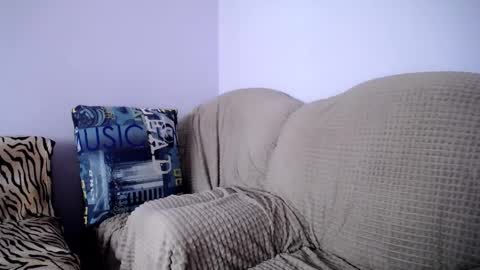 Snapshot of angel_zoe77 chatting on October 7, 2025, 8:33 am Zoe online show from October 7, 2025, 8:33 am