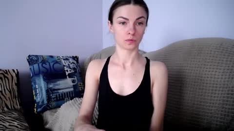 Snapshot of angel_zoe77 chatting on October 16, 2025, 8:59 am Zoe online show from October 16, 2025, 8:59 am
