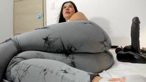 Snapshot of angela_lia_ chatting on December 21, 2024, 3:53 pm Angela online show from December 21, 2024, 3:53 pm