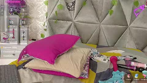 Snapshot of angela_lovee1 chatting on February 12, 2025, 7:02 pm Angela online show from February 12, 2025, 7:02 pm