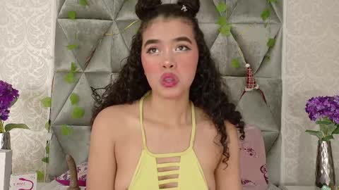 Snapshot of angela_lovee1 chatting on February 25, 2025, 1:06 pm Angela online show from February 25, 2025, 1:06 pm