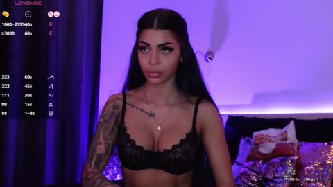 Snapshot of angela_myst chatting on November 10, 2025, 1:21 pm Angela online show from November 10, 2025, 1:21 pm