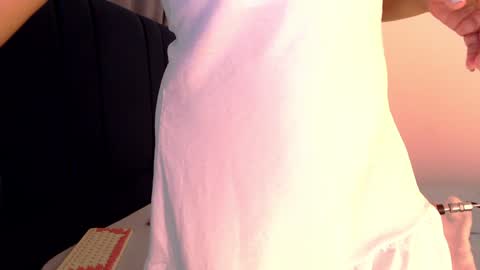 Snapshot of angela_santana_ chatting on February 4, 2025, 12:08 am Angela online show from February 4, 2025, 12:08 am