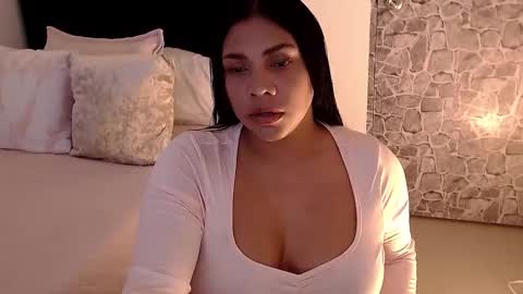 Snapshot of angela_santana_ chatting on September 15, 2025, 7:47 pm Angela online show from September 15, 2025, 7:47 pm
