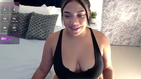 Snapshot of angela_santana_ chatting on November 11, 2025, 7:03 pm Angela online show from November 11, 2025, 7:03 pm