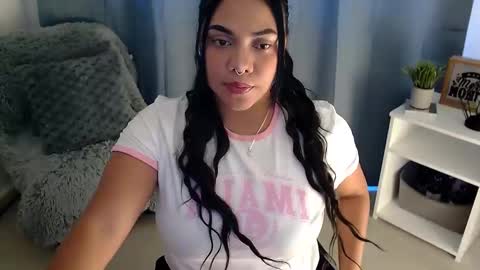 Snapshot of angela_santana_ chatting on November 28, 2025, 6:43 pm Angela online show from November 28, 2025, 6:43 pm