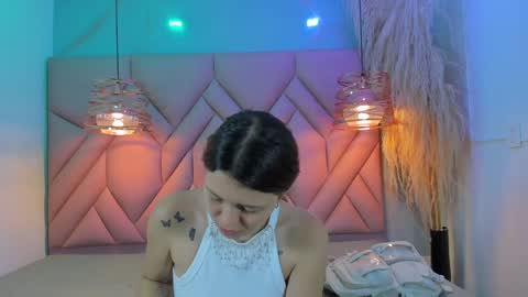 Snapshot of angelaa_cute chatting on December 27, 2024, 11:50 am ANGELA online show from December 27, 2024, 11:50 am